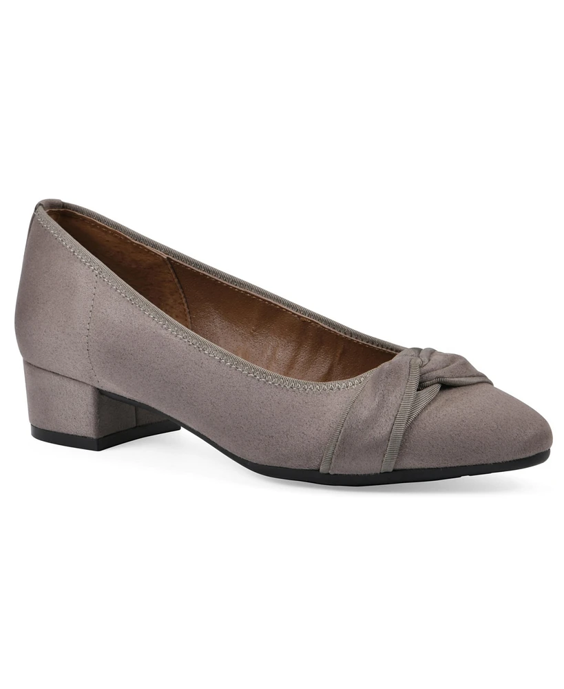 White Mountain Women's Bordeaux Low Block Heel Pumps