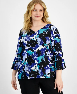 Kasper Plus V-Neck Floral Flutter-Sleeve Top