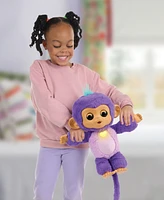 Fingerlings Care 'n' Cuddles Interactive Baby Monkey