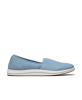 Clarks Women's Cloud Steppers Breeze Stretch Closed Toe Shoes