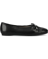 Journee Collection Women's Callee Keyhole Ballet Flats