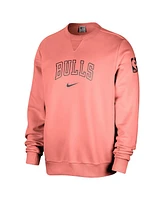 Nike Men's Red Chicago Bulls Courtside Standard Issue Performance Pullover Sweatshirt