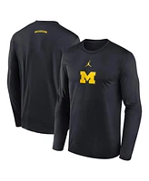 Jordan Men's Black Michigan Wolverines On-Court Basketball Shootaround Performance Long Sleeve T-Shirt