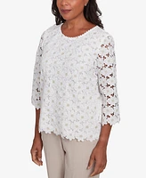 Alfred Dunner Women's Kensington Gardens Daisy Woven Lace Crew Neck Top