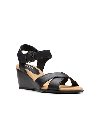 Clarks Collection Women's Emmalae Iris Wedge Sandals