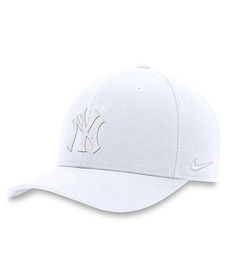 Nike Men's White New York Yankees Club Performance Adjustable Hat