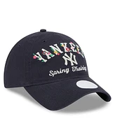 New Era Women's Navy New York Yankees 2025 Spring Training Floral 9TWENTY Adjustable Hat