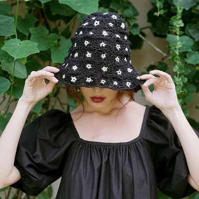 Flora Crochet Hat In Black