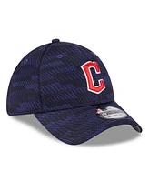 New Era Men's Navy Cleveland Guardians 2025 Mlb Clubhouse 39THIRTY Flex Hat