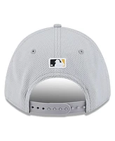 New Era Men's Gray Pittsburgh Pirates 2025 Mlb Clubhouse 9FORTY M-Crown Adjustable Hat