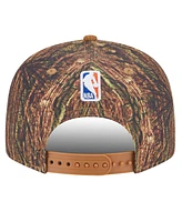 New Era Men's Camo New York Knicks Victory Grove Forest Sneaker Pin 9FIFTY Snapback Hat