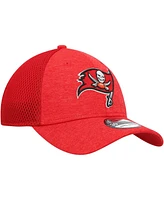 New Era Men's Red Tampa Bay Buccaneers Stripe 39THIRTY Flex Hat