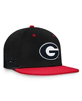 Nike Men's Georgia Bulldogs On-Field Dugout True Performance Fitted Hat