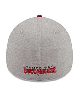 New Era Men's Heather Gray/Red Tampa Bay Buccaneers Striped 39THIRTY Flex Hat