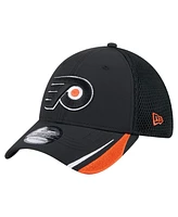New Era Men's Black Philadelphia Flyers Linear Featherweight 39THIRTY Flex Hat