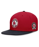 Nike Men's Red Boston Sox True Performance Fitted Hat