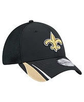 New Era Men's Black Orleans Saints Game Day Linear 39THIRTY Flex Hat