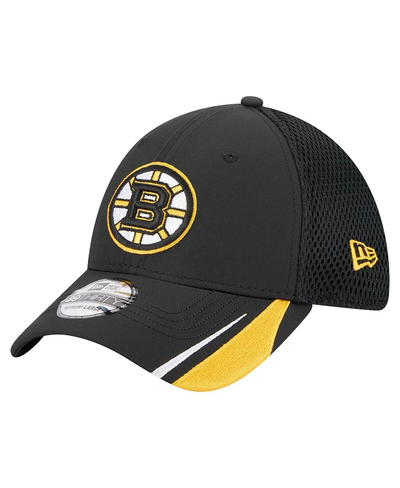 New Era Men's Black Boston Bruins Linear Featherweight 39THIRTY Flex Hat