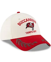 New Era Men's Cream/Red Tampa Bay Buccaneers 2025 Nfl Draft 39THIRTY Flex Hat