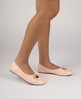 Journee Collection Women's Callee Keyhole Ballet Flats
