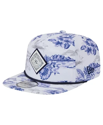 New Era Men's White New York Yankees Printed Island Golfer Snapback Hat