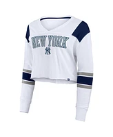 Fanatics Women's White New York Yankees Stretch Cropped Fashion Long Sleeve T-Shirt