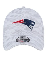 New Era Men's White New England Patriots Gameday Graded 39THIRTY Flex Hat