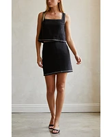 Crescent Women's Taby Contrast Embo Stitch Top