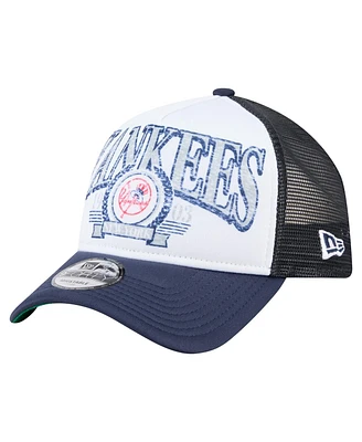 New Era Men's Navy New York Yankees Distressed 9FORTY A-Frame Adjustable Trucker Hat