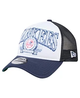 New Era Men's Navy New York Yankees Distressed 9FORTY A-Frame Adjustable Trucker Hat