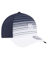 New Era Men's Navy New York Yankees Gradient 9FORTY M-Crown Adjustable Hat