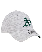 New Era Men's White Athletics Graded 39THIRTY Flex Hat