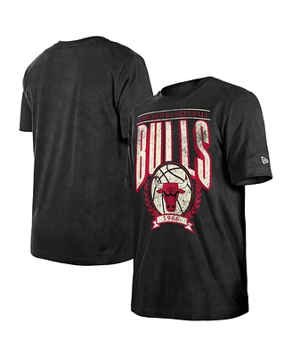 New Era Men's Black Chicago Bulls Throwback Vintage Boxy Mineral Wash T-Shirt