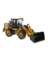 1/64 Caterpillar Cat 950M Wheel Loader W/ Log Fork, Bucket & 2 Log Poles