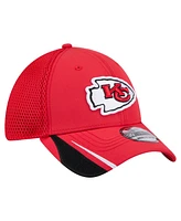 New Era Men's Red Kansas City Chiefs Game Day Linear 39THIRTY Flex Hat