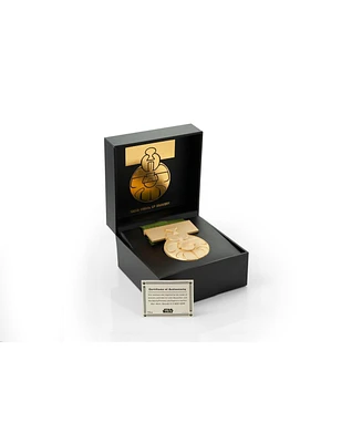Star Wars: A New Hope Medal of Yavin Gold-Plated 1:1 Scale Licensed Prop Replica - Authentic Medal of Bravery With Ribbon