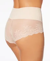 Undie-tectable Lace Hi-Hipster Panty