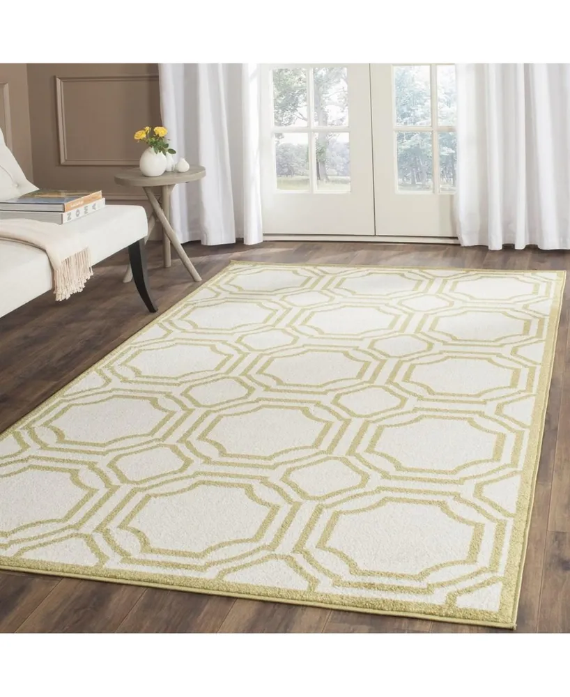 Safavieh Amherst AMT411 Ivory and Light Green 4' x 6' Area Rug