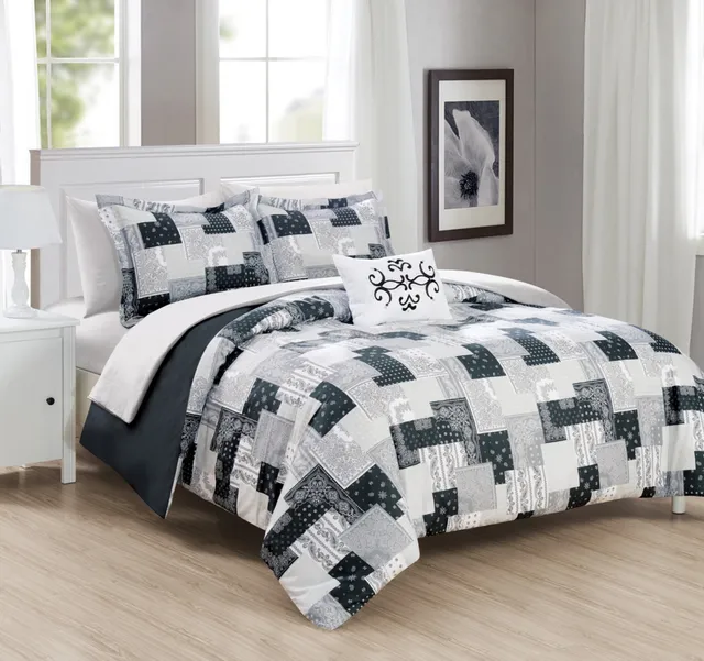 Chic Home Utopia 8 Piece Queen Bed a Bag Duvet Set