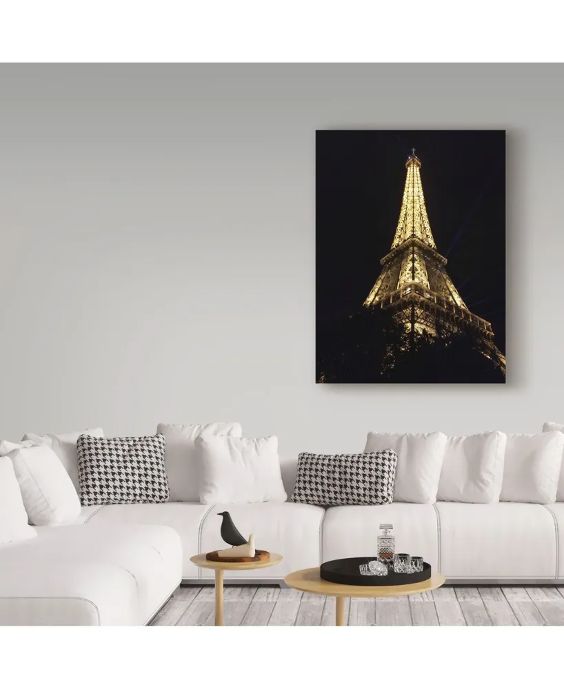 Jessica Putnam 'Eiffel Tower Up Close' Canvas Art - 14" x 19"