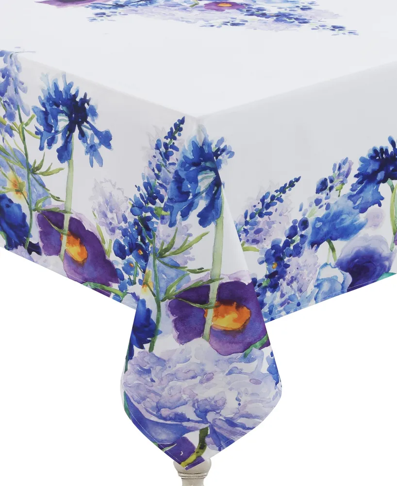 Laural Home Wild Garden 70x120 Tablecloth