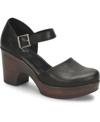 b.o.c. Women's Gia Comfort Wedge Sandals