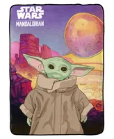 The Mandalorian Baby Yoda 'The Child' Blanket - Multi