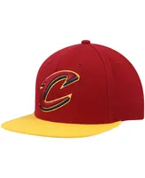 Men's Mitchell & Ness Wine, Gold Cleveland Cavaliers Team Two-Tone 2.0 Snapback Hat