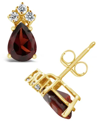 Garnet (1-3/4 ct.t.w) and Diamond (1/8 ct.t.w) Stud Earrings in 14K Yellow Gold