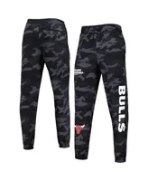Men's New Era Black, Camo Chicago Bulls Tonal Joggers