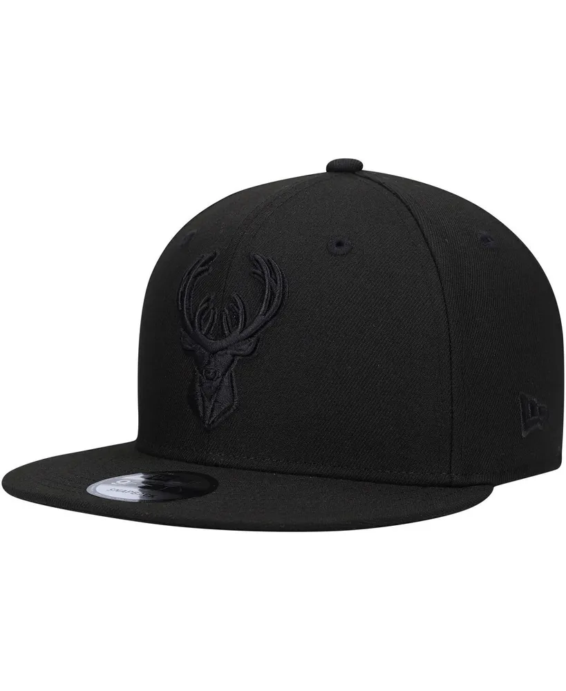 Men's New Era Milwaukee Bucks Black On Black 9FIFTY Snapback Hat