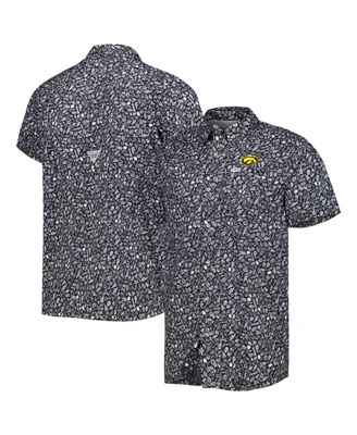 Men's Columbia Black Iowa Hawkeyes Super Slack Tide Omni-Shade Team Button-Up Shirt