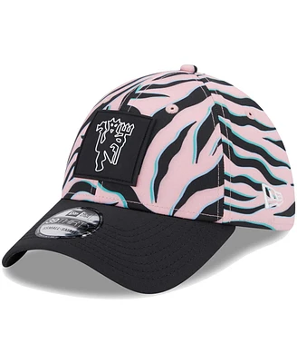 Men's New Era Pink, Black Manchester United Zebra All Over Print 39THIRTY Flex Hat