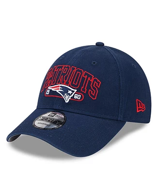 Men's New Era Navy New England Patriots Outline 9FORTY Snapback Hat